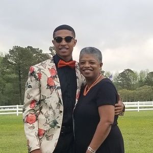 Meet your Posher, Angela